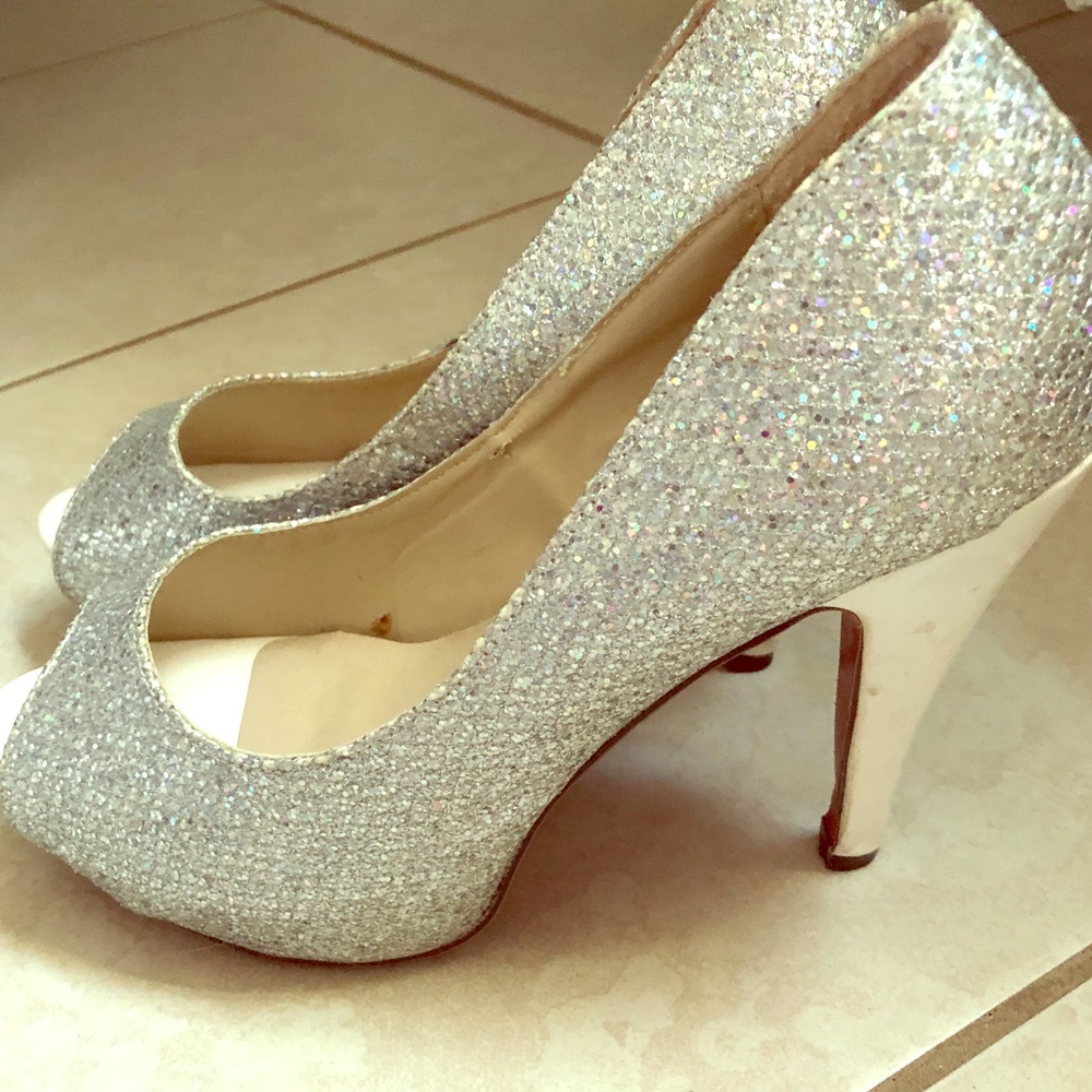 Sparkly Silver DeNe Heels - Size 8